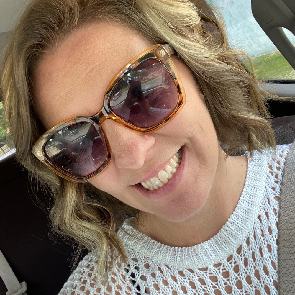 Meet your Posher, Jennifer